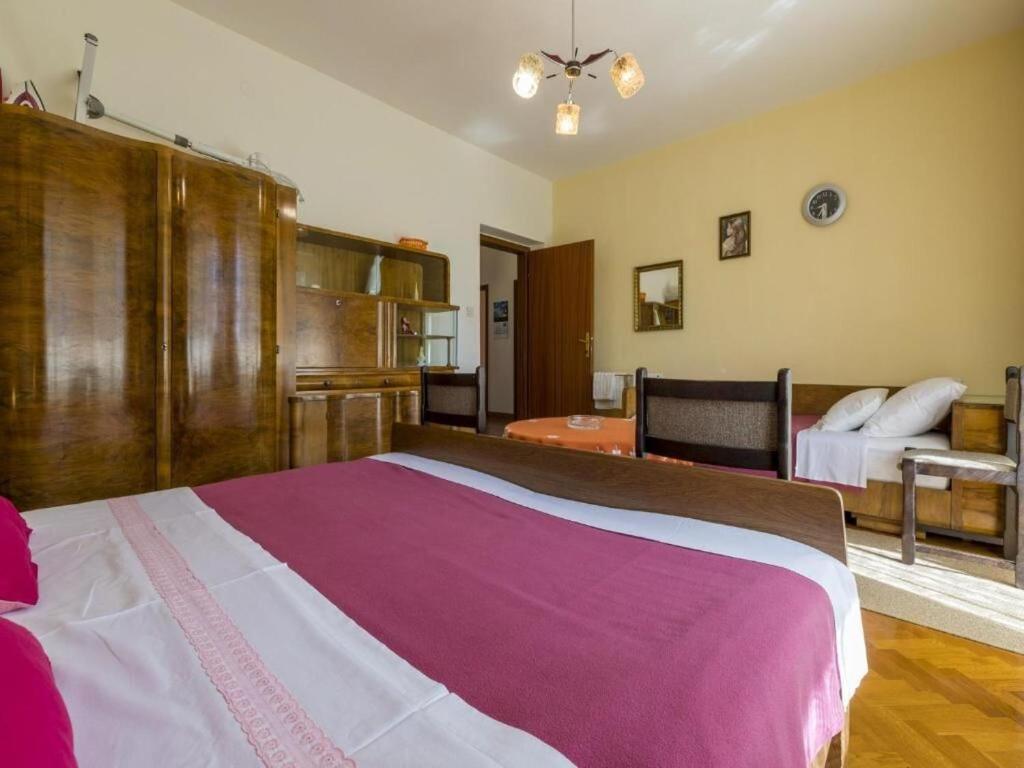 Apartment Tara I Selce Bagian luar foto
