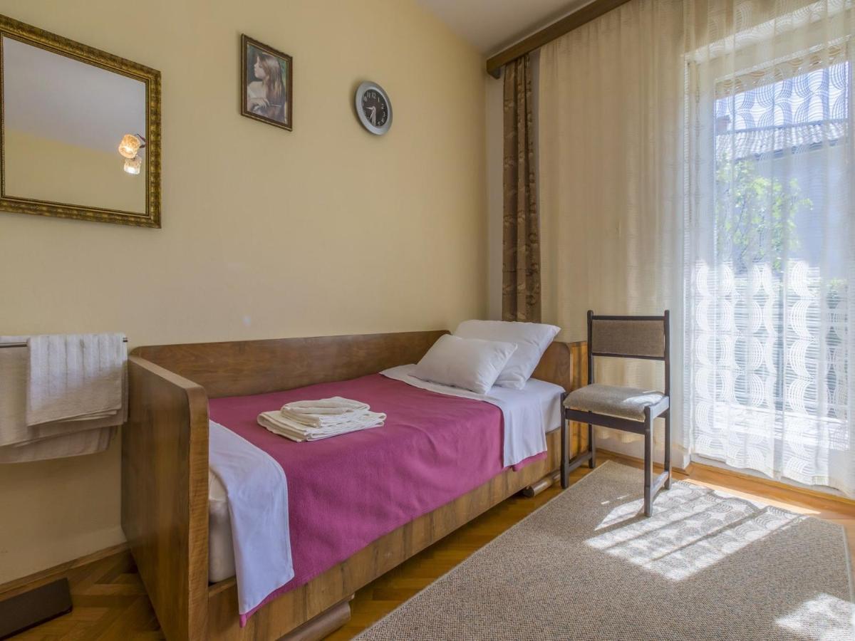 Apartment Tara I Selce Bagian luar foto