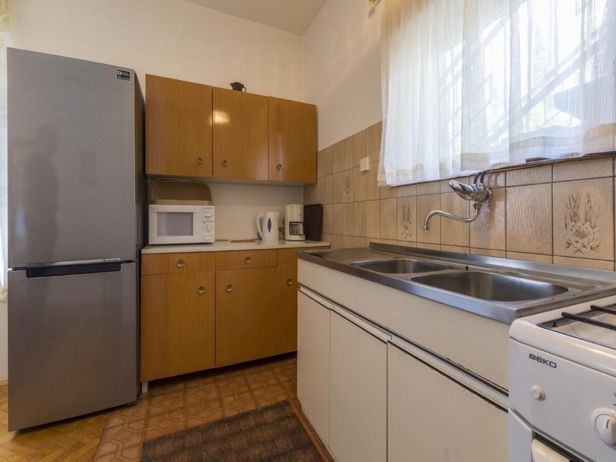 Apartment Tara I Selce Bagian luar foto