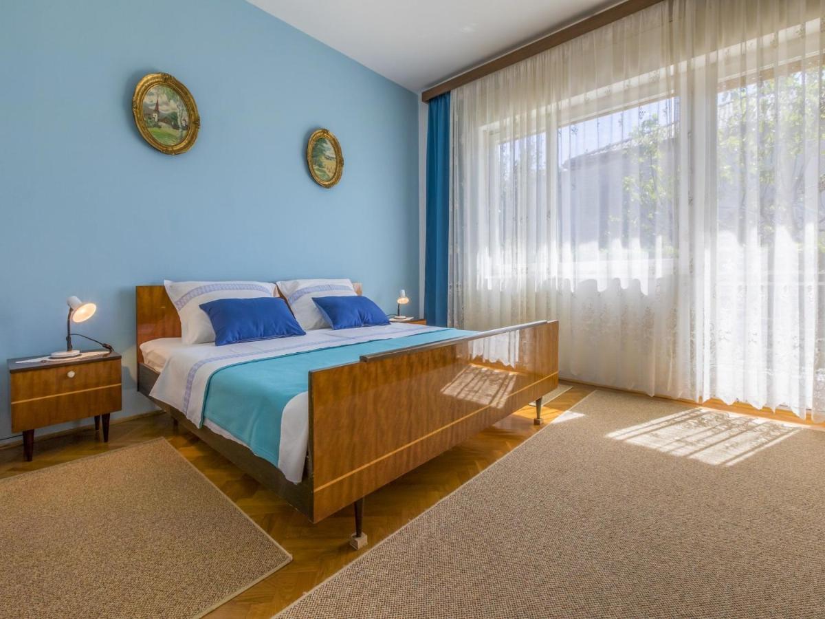 Apartment Tara I Selce Bagian luar foto