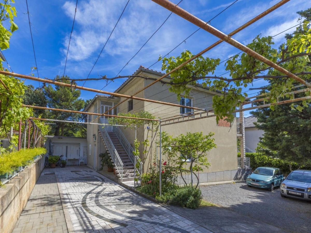 Apartment Tara I Selce Bagian luar foto