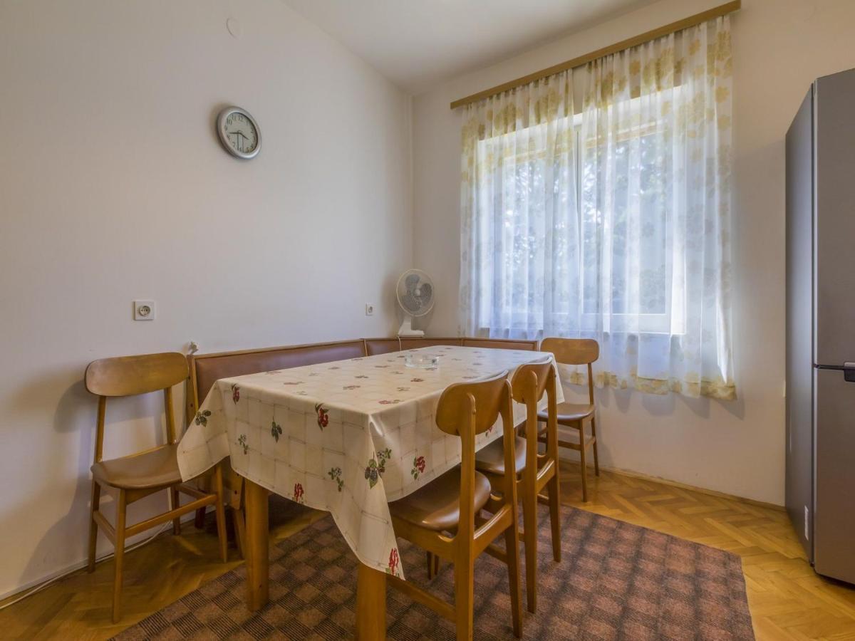 Apartment Tara I Selce Bagian luar foto