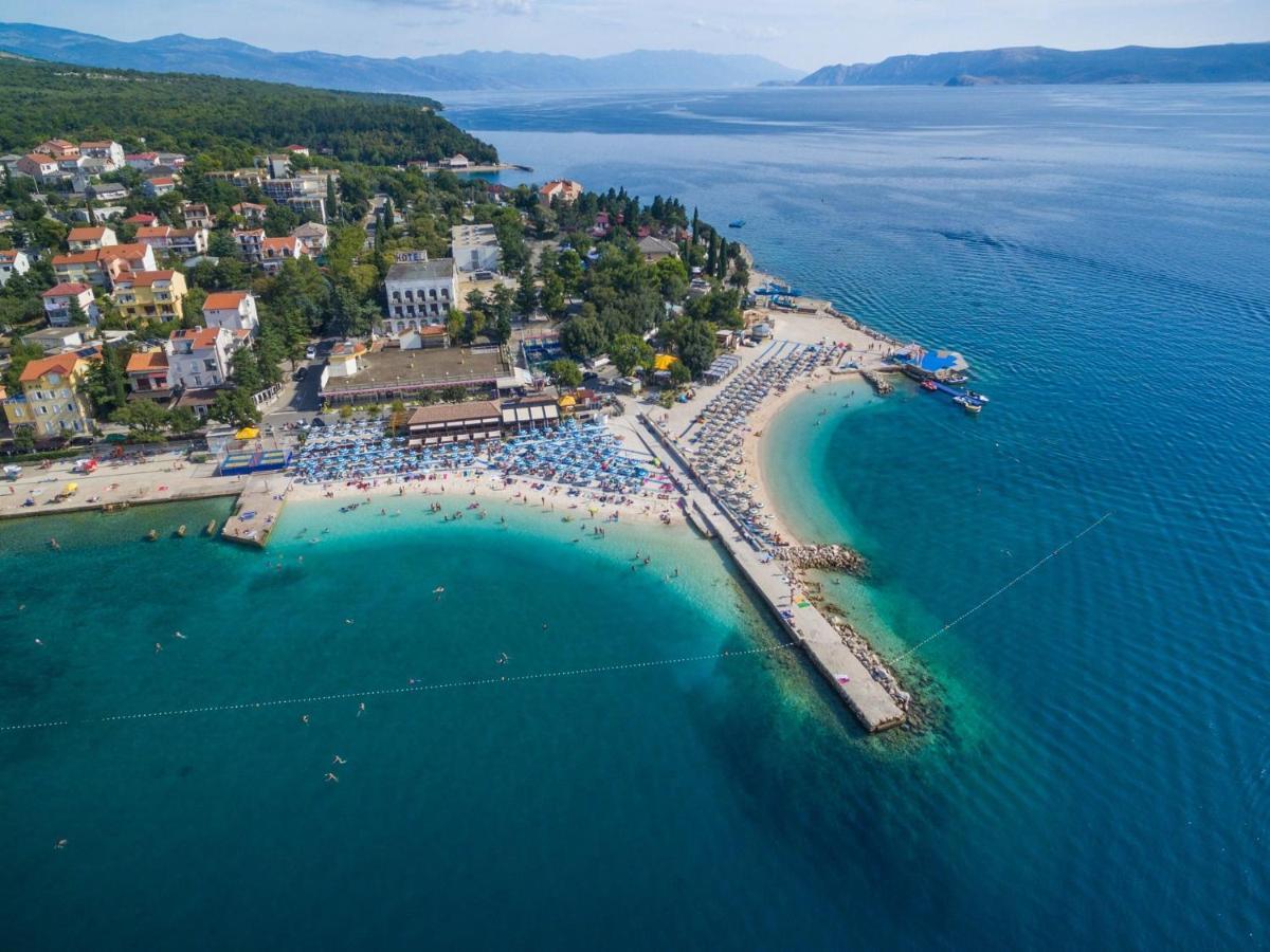 Apartment Tara I Selce Bagian luar foto