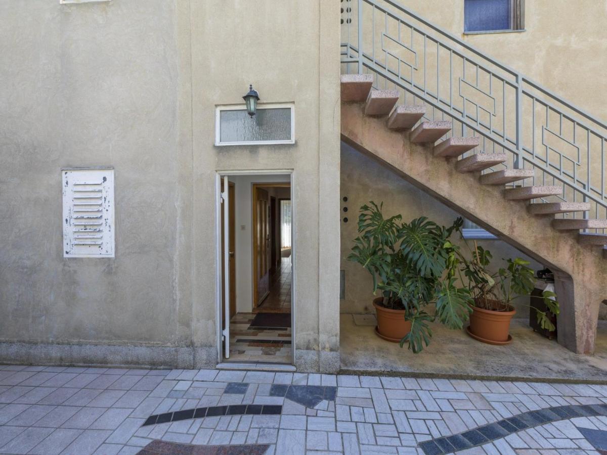 Apartment Tara I Selce Bagian luar foto