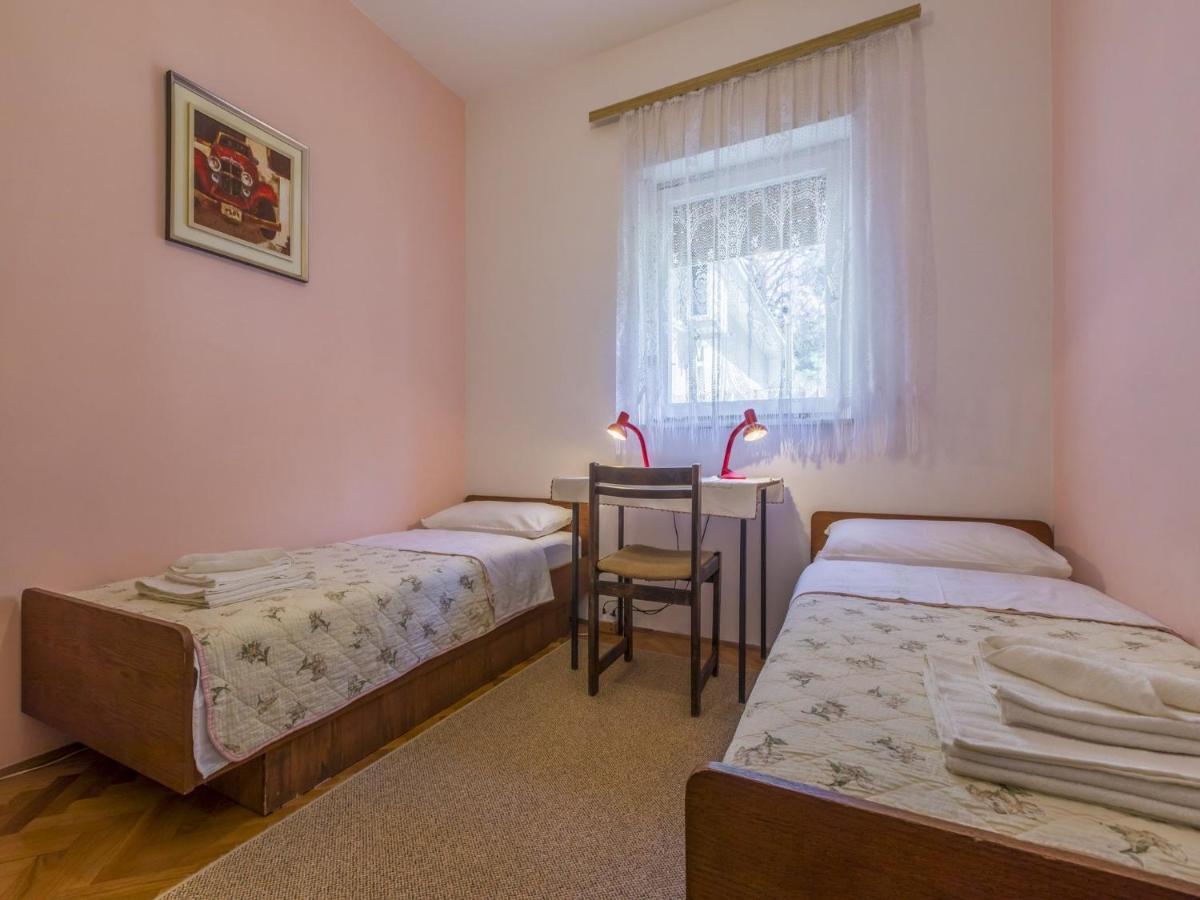 Apartment Tara I Selce Bagian luar foto