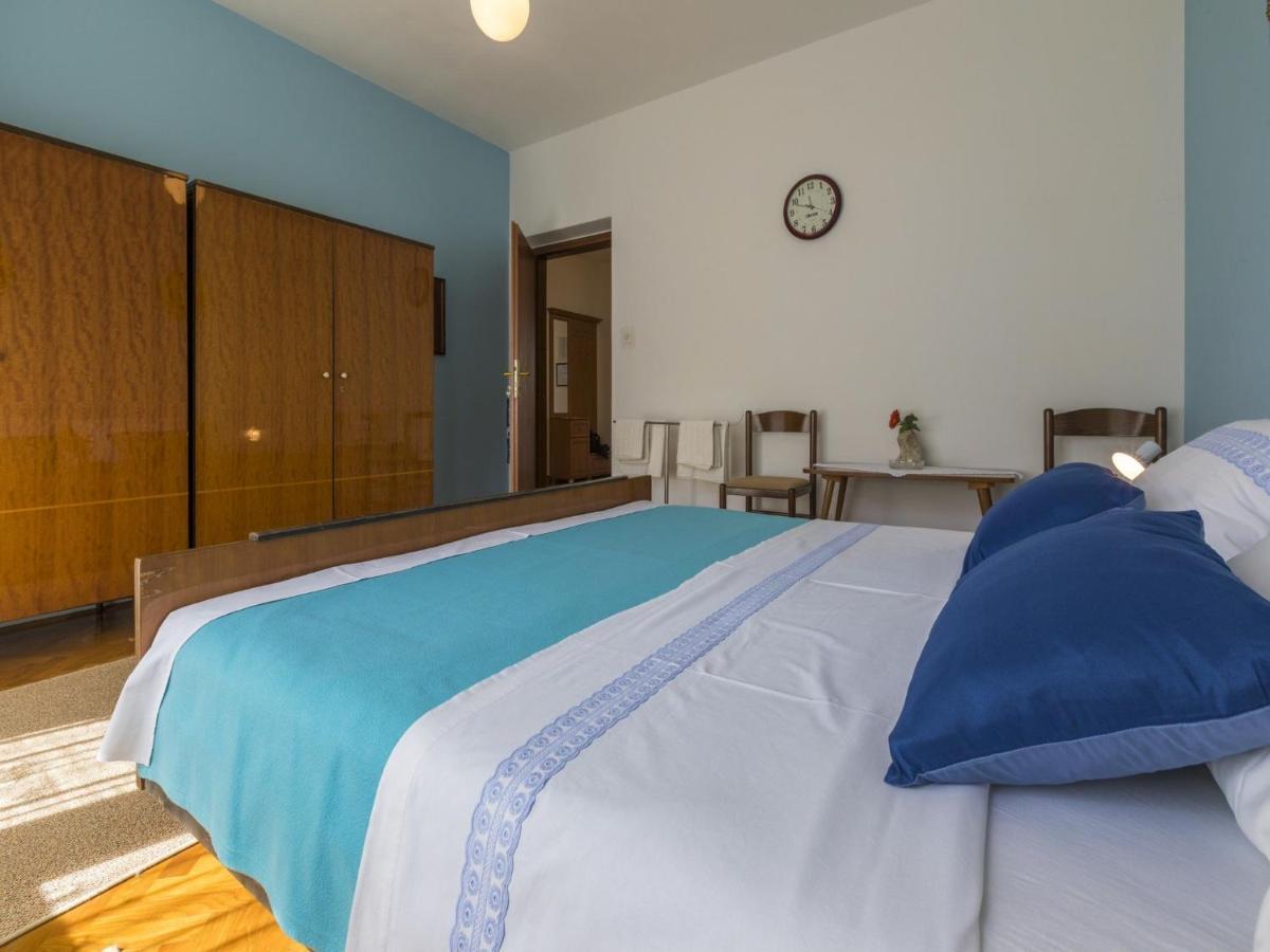 Apartment Tara I Selce Bagian luar foto