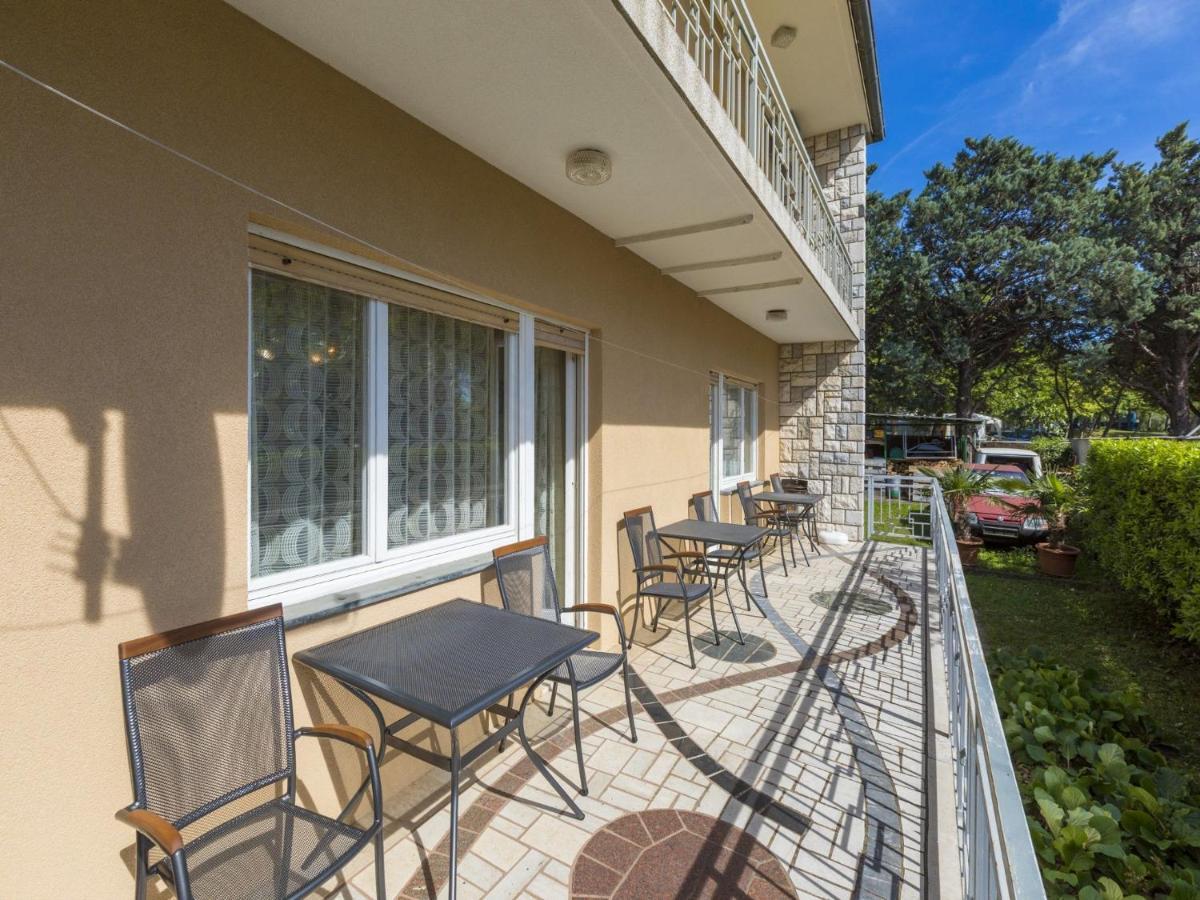 Apartment Tara I Selce Bagian luar foto